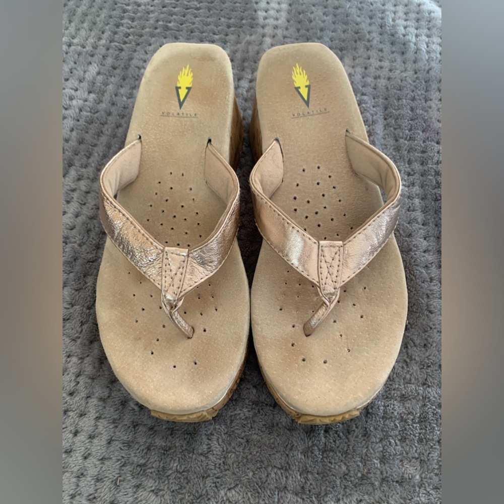 Woman Volatile Wedge Size 10.
